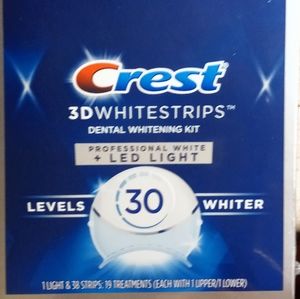 CREST 3 D WHITESTRIPS